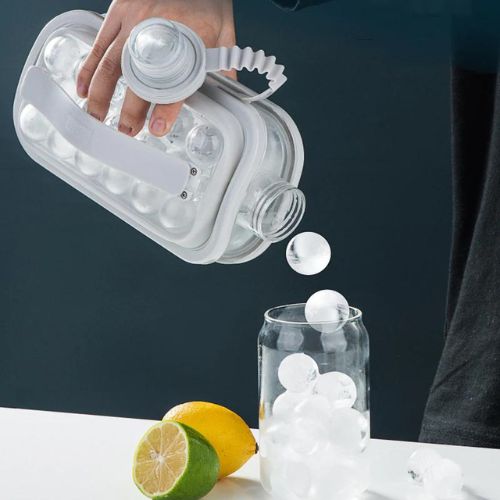 Flasche zur Eisballherstellung